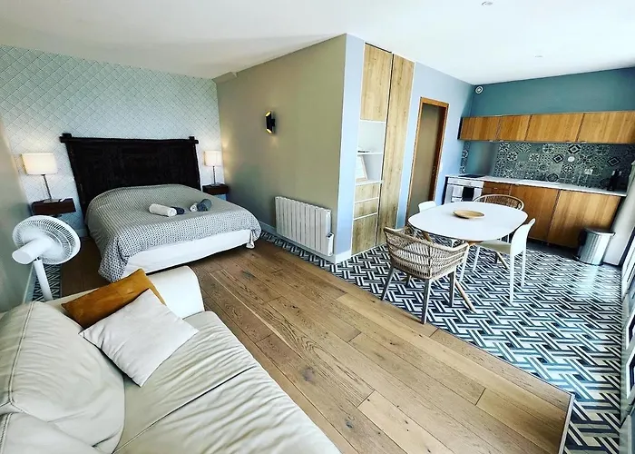 La Roche Aux Mouettes